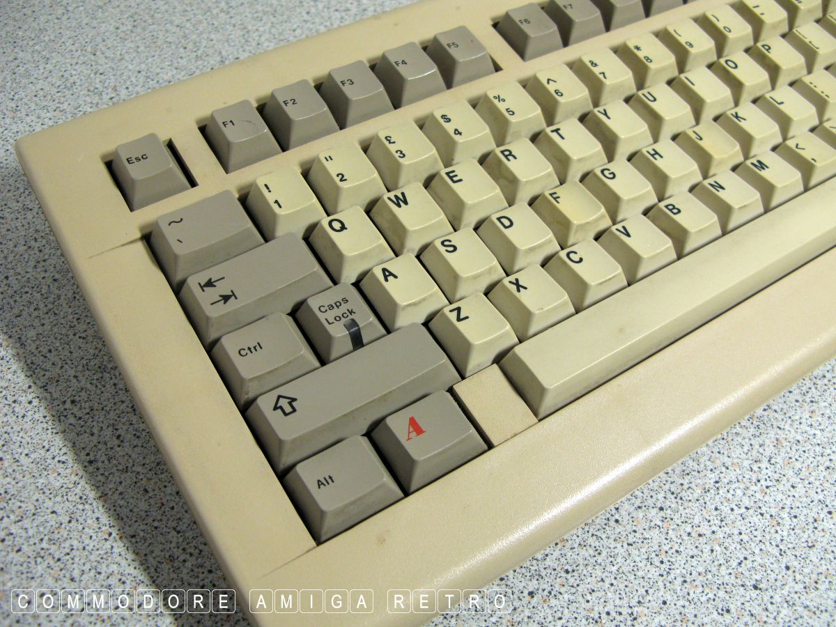 scuzzblogdaugust19_1002 Amiga 2000 Cherry Keyboard.