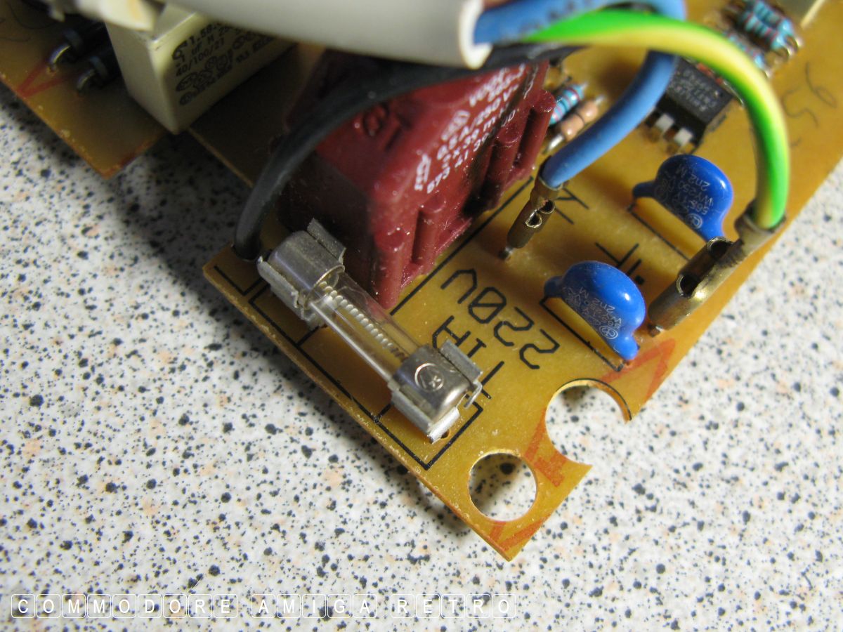 scuzzblogdjanuary20_0101 A500 PSU What's that burning smell.